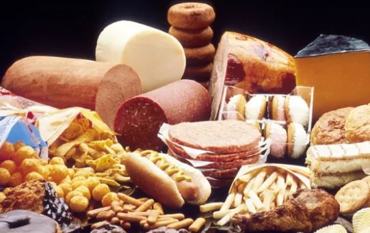 Què són els aliments cancerígens i com saber si les recomanacions que circulen per xarxes són fiables