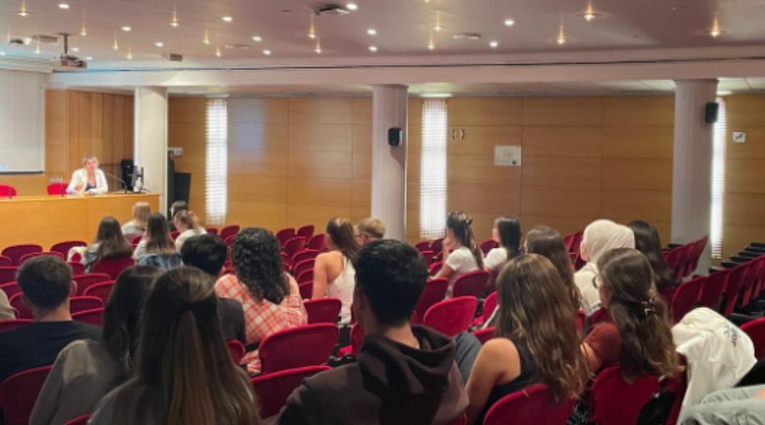 “Roser Martí, presidenta del CoDiNuCat, participa a la Jornada de Sortides Professionals de la URV”v