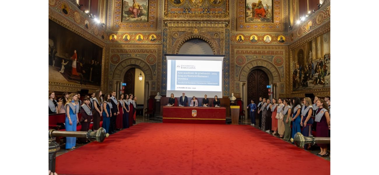 La presidenta del CODINUCAT assisteix a l’Acte de Graduació de Nutrició Humana i Dietètica de la Universitat de Barcelona