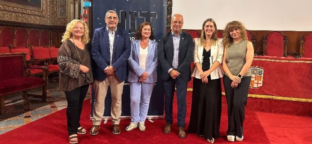 La presidenta del CoDiNuCat assisteix a la XXIV Nit de la Fisioteràpia